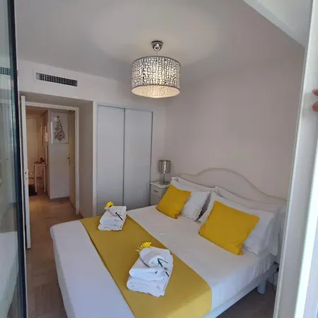 Maison Citron * Μεντόν